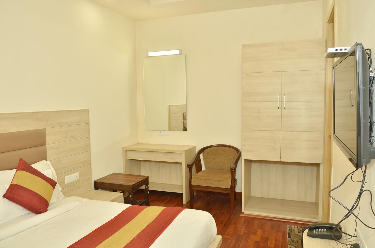 Hotel Temple Inn Amritsar Exterior foto